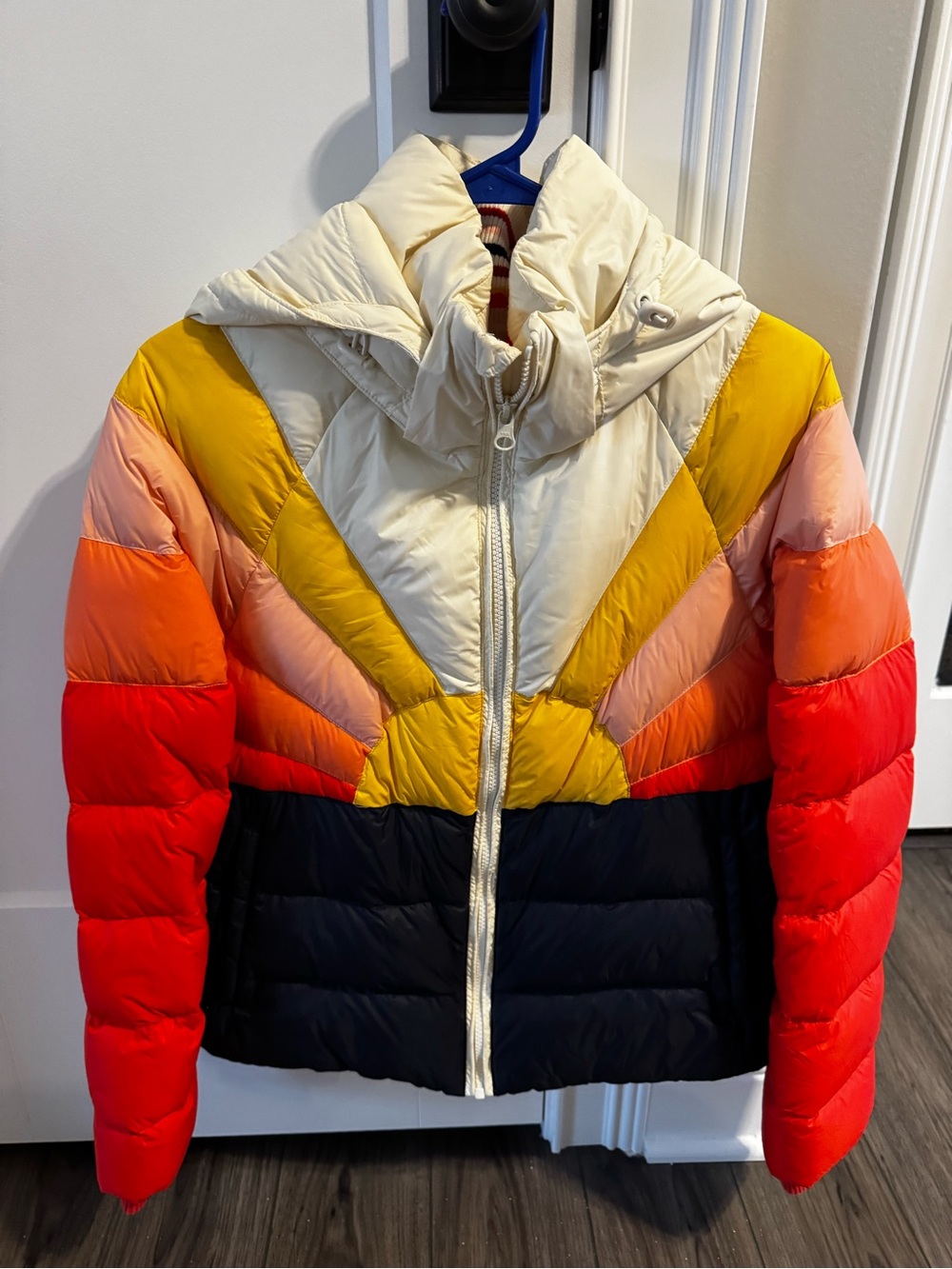 Marine Layer, EUC Medium, Puffer Jacket in Cream, Yellow, Orange, Red & Black